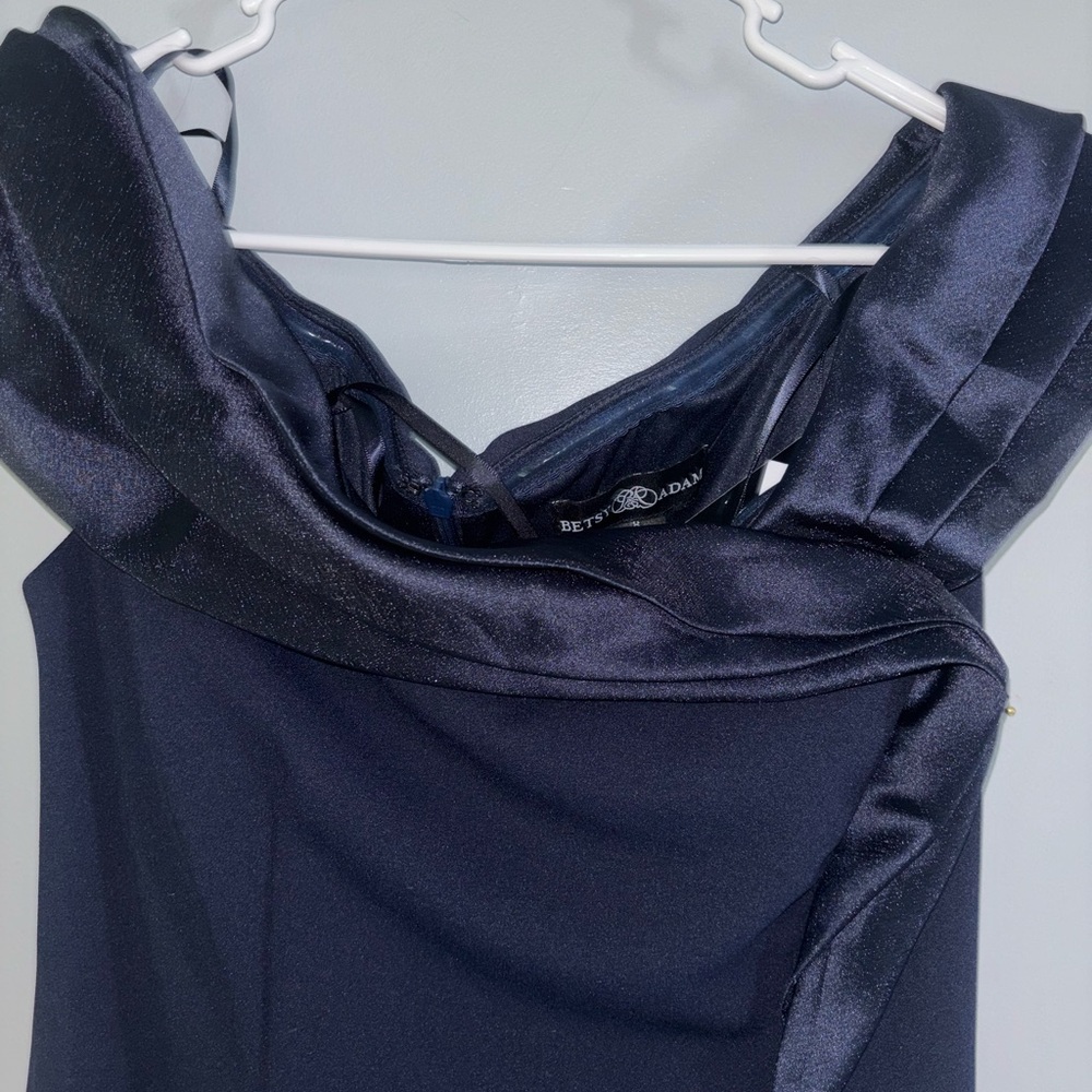 Betsy & Adam Navy Off-Shoulder Maxi Gown - Picture 2 of 5